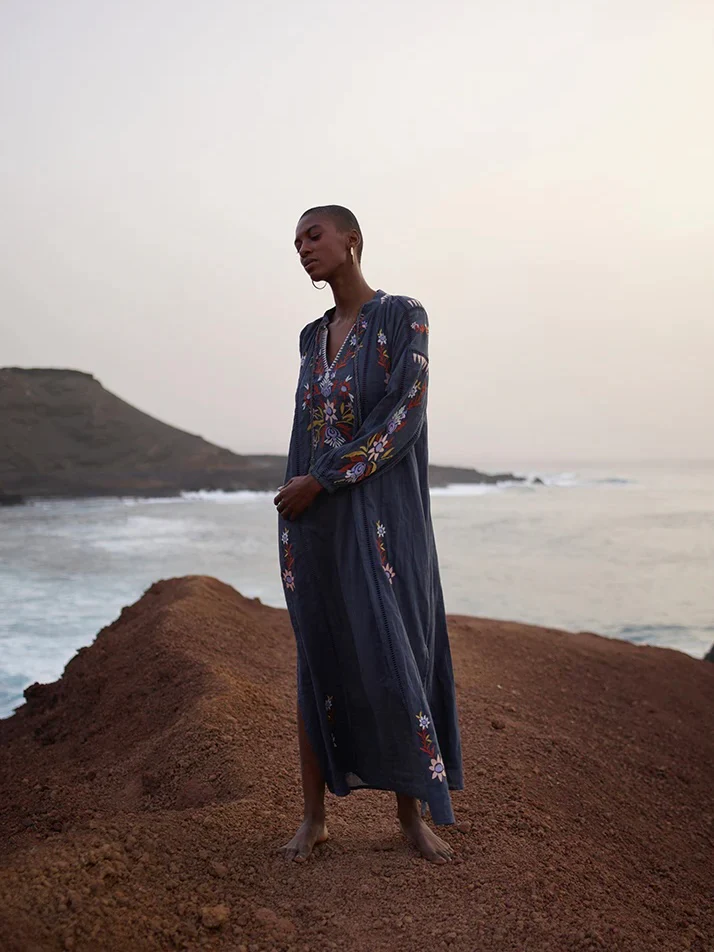 Radiant Threads: Exploring the World of Raffya