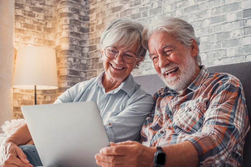 YourStride: The Stylish SOS Watch That Empowers You to Live with Peace of Mind