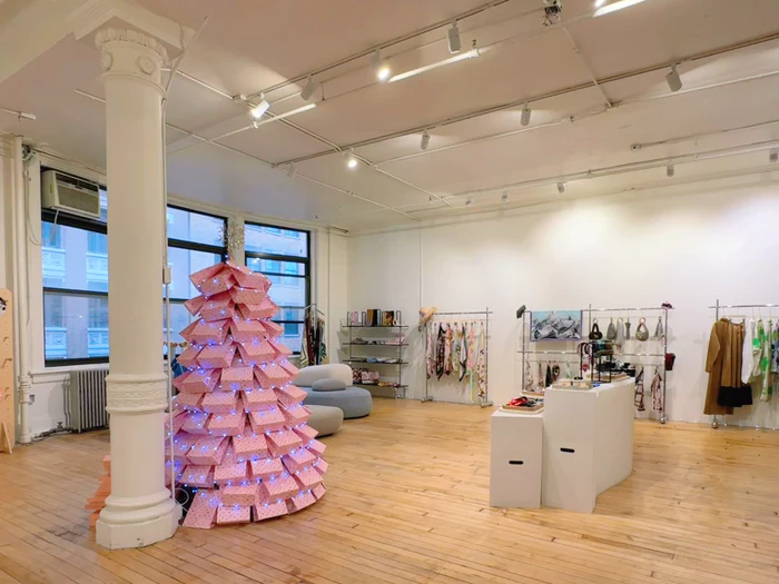 Redefining Silk: The World of Lost Pattern