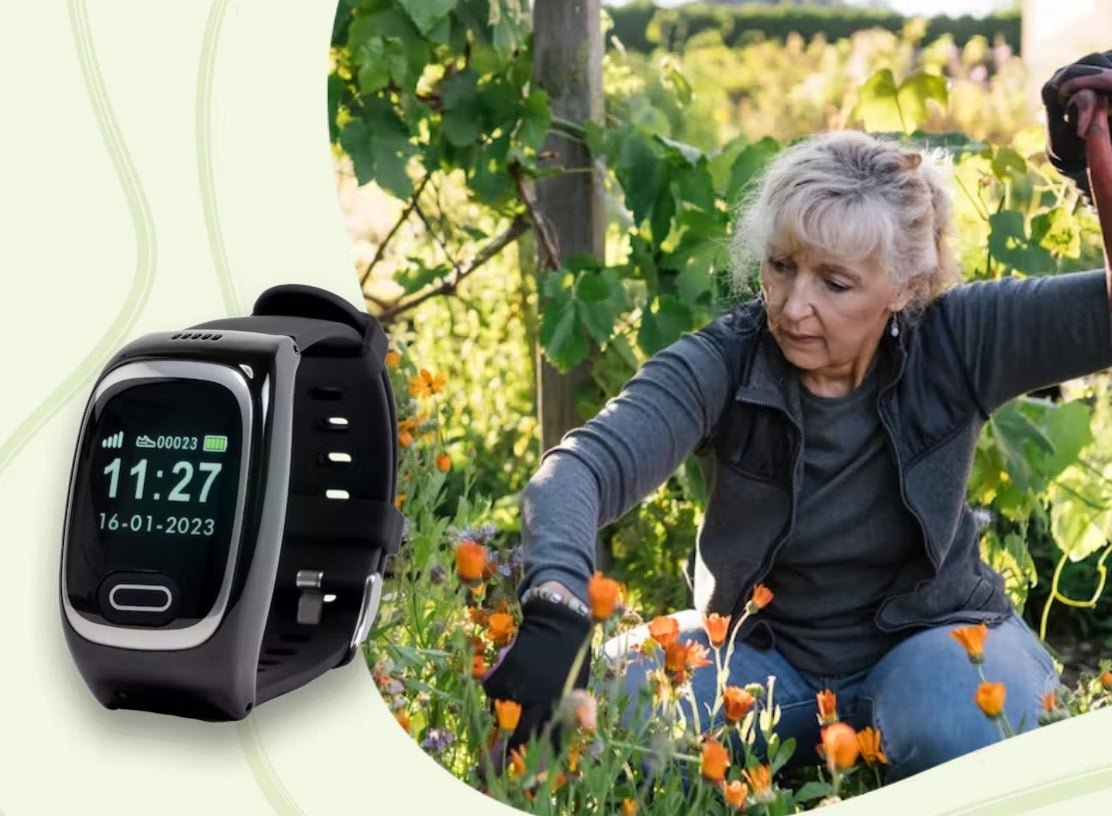 YourStride: The Stylish SOS Watch That Empowers You to Live with Peace of Mind