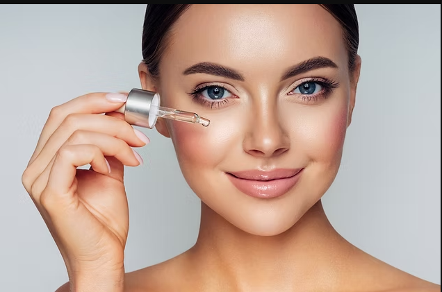 Simihaze Beauty: Playful Innovation and Futuristic Glam in Everyday Makeup